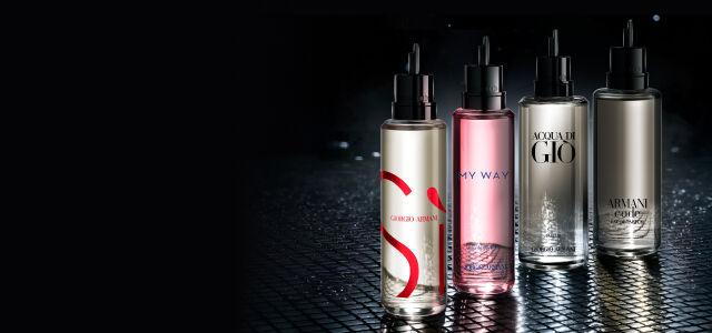 Una recarga en spray del perfume My Way de Giorgio Armani. Su sombra evoca el frasco original.