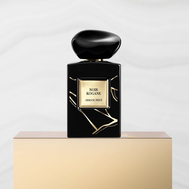ARMANI/PRIVÉ NOIR KOGANE Un opulento eau de parfum amaderado, coriáceo y especiado. 100 ml