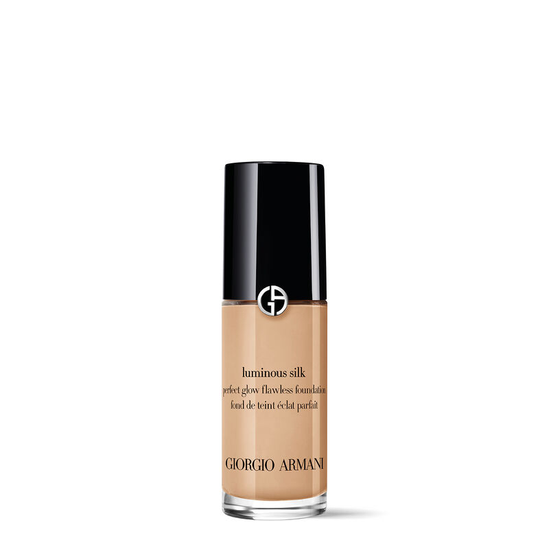 Base de maquillaje líquida ligera Luminous Silk Foundation Una base de maquillaje icónica, ligera y sin de aceites para una tez lisa y radiante. 4   18 Ml 18 ml