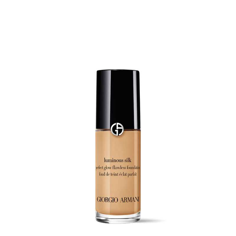 Armani - Base de maquillaje líquida ligera Luminous Silk Foundation