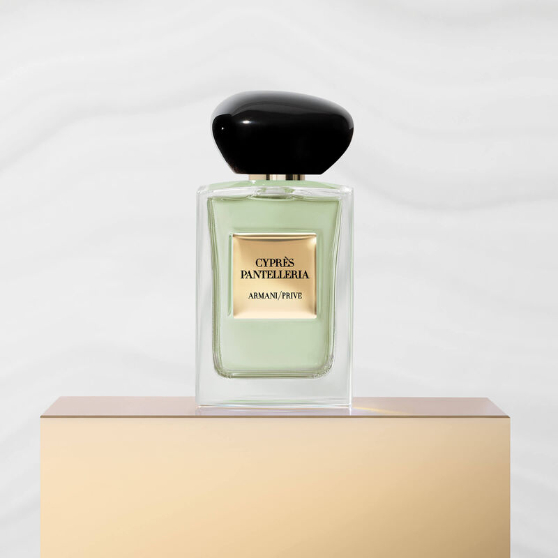 Cyprès Pantelleria Eau de Toilette Un perfume fresco y acuático con la elegancia aromática del ciprés, inspirado en la naturaleza salvaje de Pantelaria. 50 ml